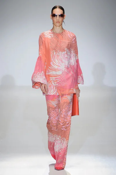 Look 12